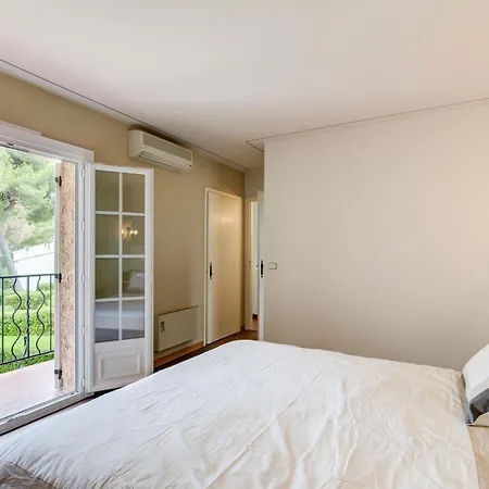 Villa In Domain With Tennis And Pools *